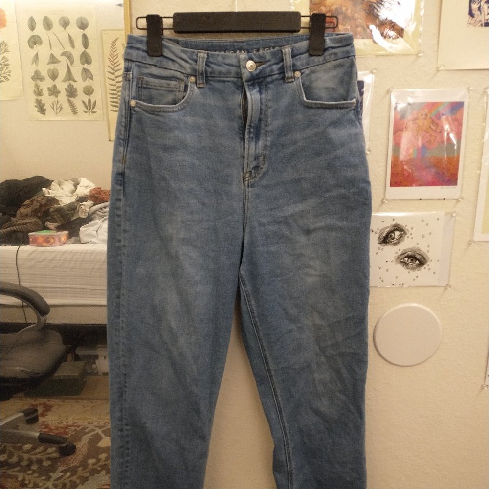 American Eagle Curvy Light Wash Mom Jeans